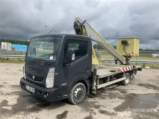 Renault 160ALU 16 m on Renault 35.15 4x2 Bucket Truck