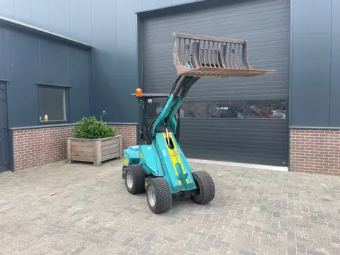 Vano Avant 420D 4wd mini shovel loader Verreiker Knikmops Weidemann Giant