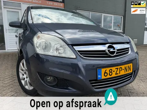 Opel Zafira 1.8 Temptation 7 pers in automaat van 2de Eig met trekhaak en parkeersensoren en navigat