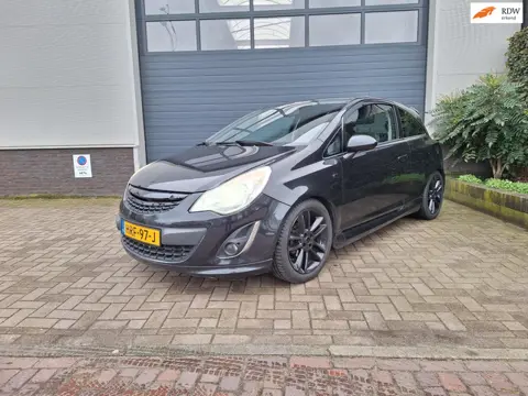 Opel CORSA | 1.4-16V | Volledige body kit | Airco | Navi | Bluetooth |