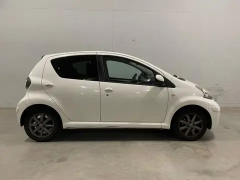 Toyota Aygo 1.0-12V Dynamic Navigator 5drs. Airco APK Navi