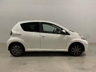 Toyota Aygo 1.0-12V Dynamic Navigator 5drs. Airco APK Navi