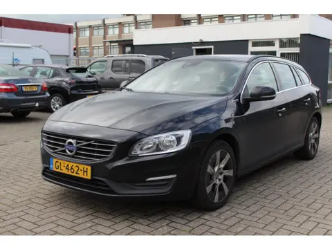 Volvo V60 2.4 D6 Twin Engine Momentum