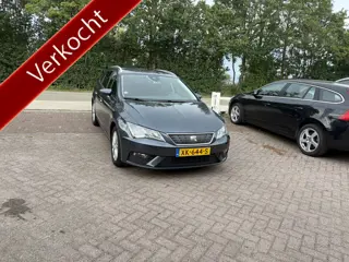 SEAT Leon ST 1.0 EcoTSI Style Business Intense TREKHAAK PDC V+A NAVI CARPLAY