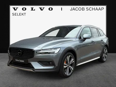 Volvo V60 B5 AWD Cross Country / 19" Velgen / Stoel massage / Stoel ventilatie + verwarming / Black 