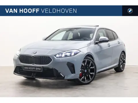 BMW 1 Serie 120 High Executive M Sport Automaat / Panoramadak / Sportstoelen / Adaptieve LED / Comfo