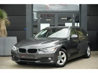 BMW 3 Serie Touring 320d 164pk Navigatie/Stoelverwarming/PDC