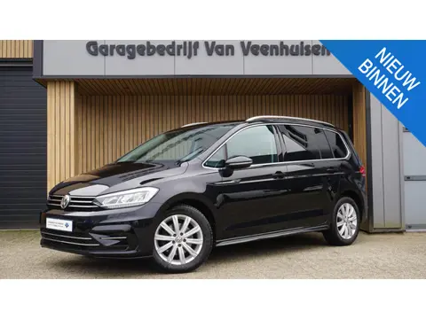 Volkswagen Touran 1.5 TSI 150PK 7-Zits DSG R-Line & Highline LED Keyless 17inch LM Stoel & Stuurverw