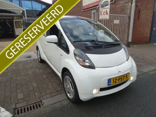 Mitsubishi i-MiEV 4-peroons 16 kWh elektrische 45 KM actieradius 220 v oplaadkabel aanwezig voor thu