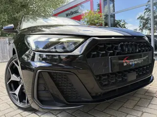 Audi A1 Sportback 40 TFSI 200PK AUT. *!* 2x S-LINE *!* NAVI/ CARPLAY/ LED/ 18 INCH/ BLACK OPTIEK *!*
