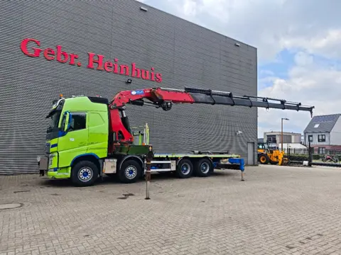 Volvo FH 540 8x4 HMF 8520 K7 7 x Hydr. 4 x Mech! (bj 2016)