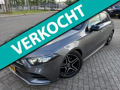 Mercedes-Benz A-klasse 180 PRESTIGE AMG 2020 PANO LEDER ALCANTARA CARPLAY