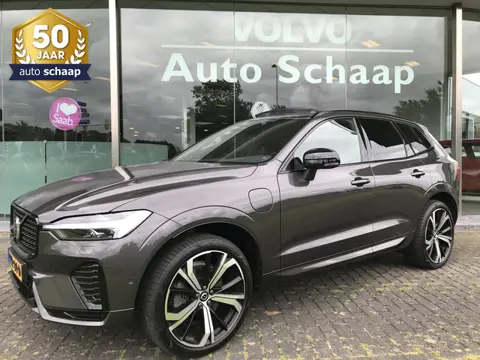 Volvo XC60 2.0 T8 Plug-in hybrid AWD Ultra Dark | Rijklaar incl 12 mnd Bovag | Panoramadak Trekhaak