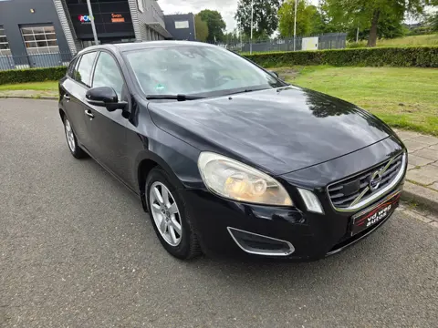 Volvo V60 1.6 T3 Kinetic navi