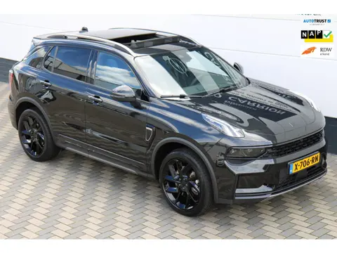 Lynk & Co 01 1.5 PHEV 262PK Black Pack zwarte hemel NAP BTW