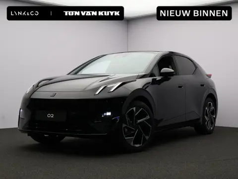 Lynk & Co 02 More 66 kWh MY27 Onyx Black | Gele Gordels!
