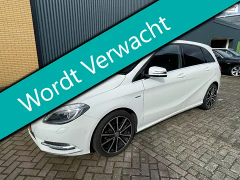 Mercedes-Benz B-klasse 180 Ambition Clima Schuifdak Navi Xenon Trekhaak