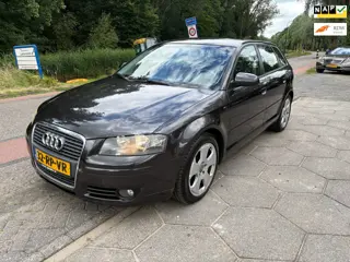 Audi A3 Sportback 2.0 FSI Ambition + TREKHAAK!