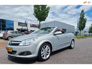 Opel Astra TwinTop 1.8 Cosmo CABRIO AUT NAVI PSENSOR LEDER CRUISE TREKHAAK 2 X SLEUTELS