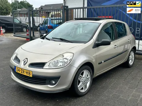 Renault Clio 1.6-16V Dynamique S / PANORAMADAK / AIRCO / CRUISE CONTROL / NAP !!