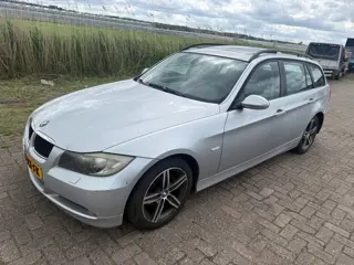 BMW 3-serie Touring 320i Dynamic Executive voor export of hobbyist motor loopt niet
