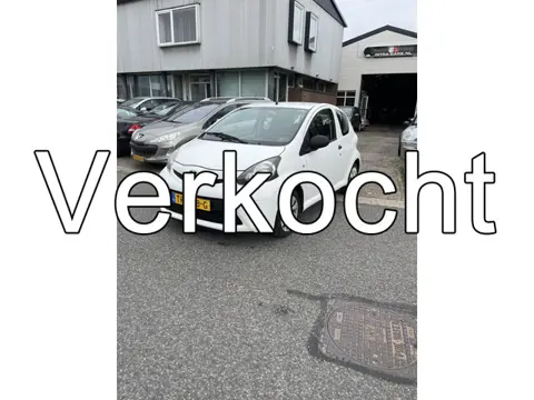 Toyota Aygo 1.0 VVT-i Access Keurig nette en goed rijdende Aygo met een nieuwe Apk keuring 14-05-202