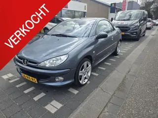 Peugeot 206 CC 2.0-16V Griffe climatronic, lederen bekleding, enz