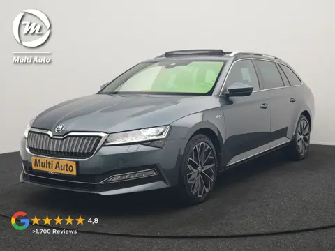 Škoda Superb Combi 1.4 TSI iV Laurin & Klement PHEV 218pk Dealer O.H. | Trekhaak Af Fabriek | Panoda