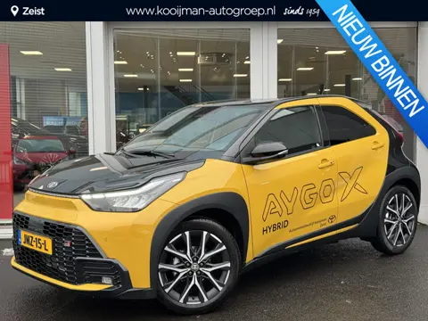 Toyota Aygo X Hybrid 115 GR Sport | Super zuinig | Stoelverwarming | PDC V+A