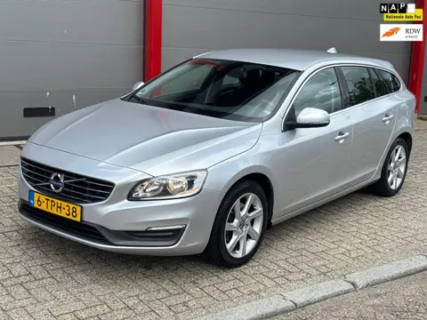 Volvo V60 1.6 T3 Momentum | Automaat | dealeronderhouden