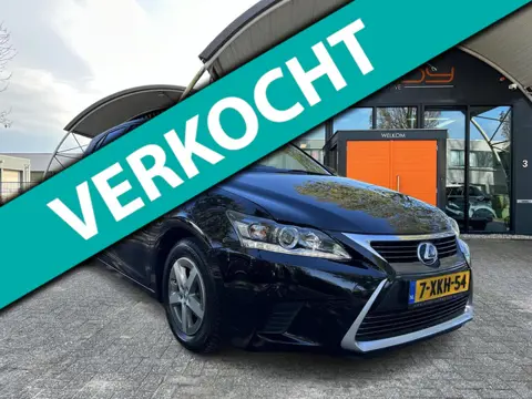 Lexus CT 200h NAVI TREKH NW MODEL NL-AUTO DEALERONDERHOUDEN RIJKLAARPRIJS!