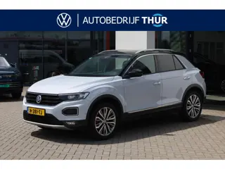 Volkswagen T-Roc 1.5 TSI Sport trekhaak, 18" LMV, LED, achteruitrijcamera, navigatie, zwarte hemel +