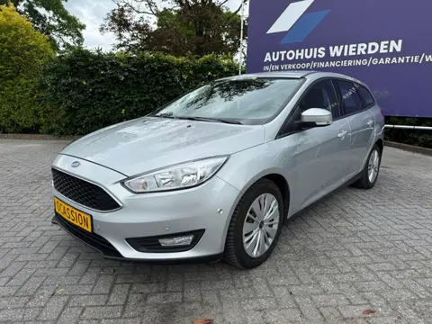 Ford Focus 1.5 Titanium Navi/Cruise/Inpark/Voll