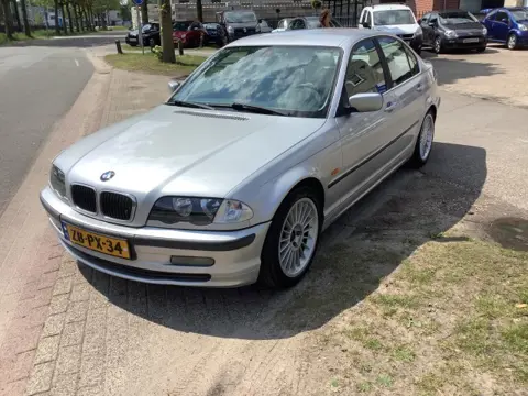 BMW 3-SERIE 323I EXECUTIVE