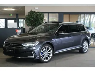 Volkswagen Passat Variant 1.4 TSI PHEV GTE 218PK Pano Volleder Cam Trekhaak Virtual Led
