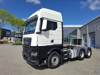 MAN TGX 33.510 / 6X4 / HYDRAULICS / !!ONLY:335411 KM!! / ACC / LWDS / NAVI / FRIDGE / AUTOMATIC / EU