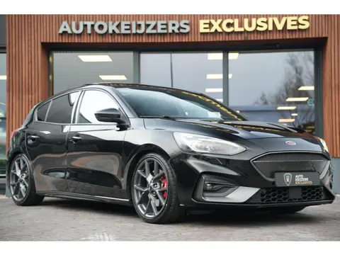 Ford Focus 2.3 EcoBoost ST-X Panoramadak Milltek LED B&O Headup Stuurverw.