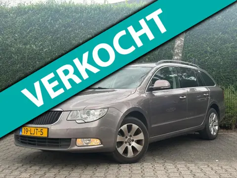 Skoda Superb Combi 1.4 TSI Comfort Navigatie/Climate/Trekhaak **EXPORT KOOPJE**