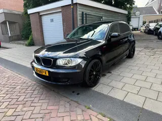 BMW 1-serie 116i Benzine Handgeschakeld M Pakket!