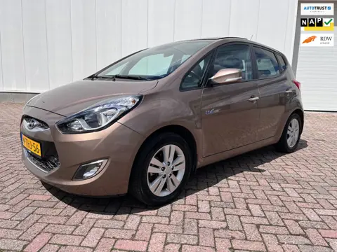 Hyundai Ix20 1.4i i-Catcher *panoramadak* leder* navi* camera* trekhaak* 2014