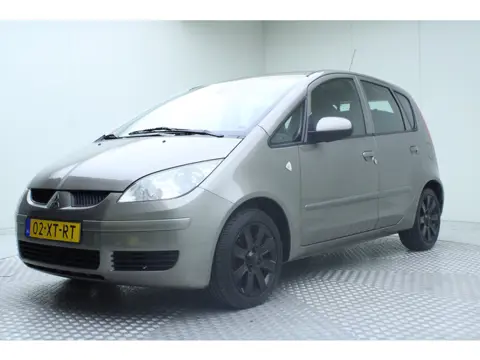 Mitsubishi Colt 1.3 Invite+ | Trekhaak Afneembaar | Inclusief Nieuwe APK | Airco | PDC achter | Radi