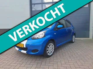 Toyota Aygo | 1.0-12V Comfort | Nieuwe koppeling | Bluetooth | Navi | Grootscherm | 2e eigenaar |