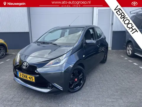 Toyota Aygo 1.0 VVT-i x-play  | Lm velgen met All Season Banden | Navigatie |