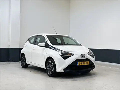 Toyota Aygo 1.0 VVT-i x-play | NL | 1 Eig | Apple Carplay/ Android auto| Navigatie | Camera|