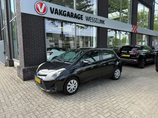 Toyota Yaris 1.5 Full Hybrid Aspiration | Clima | Dealer onderhouden |