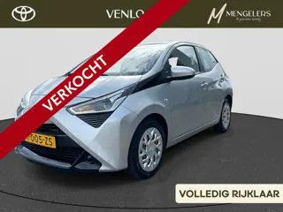Toyota Aygo 1.0 VVT-i x-play RIJKLAAR | Airco | Camera | AppleCarplay & Android Auto