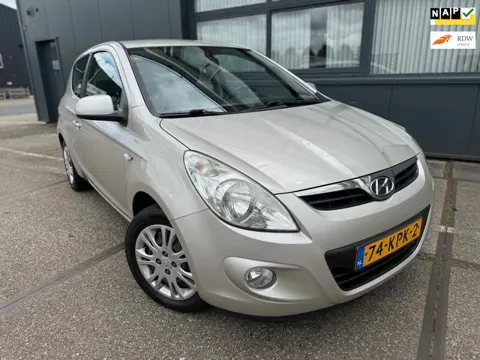 Hyundai I20 1.4i DynamicVersion | NAP | PDC | AIRCO | APK |