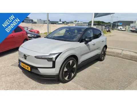VOLVO EX30 TWIN MOTOR PERFORMANCE ULTRA 69 KWH I STOEL- EN STUURVERWARMING I 428PK I ADAPTIVE CRUISE
