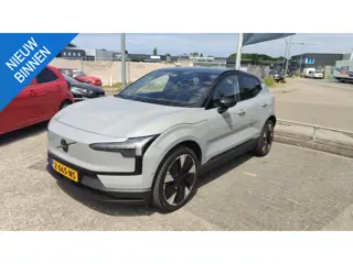 VOLVO EX30 TWIN MOTOR PERFORMANCE ULTRA 69 KWH I STOEL- EN STUURVERWARMING I 428PK I ADAPTIVE CRUISE