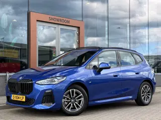 BMW 2 Serie Active Tourer 220i M-sport | Pano | Cruise | Lane assist | HUD | Apple Carplay | Half Le